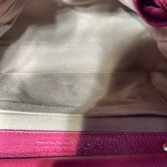 Pink Crossbody Bag with Structured Design and Gold Hardware - Picture 8 of 9